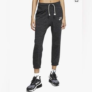Nike Vintage capri joggers